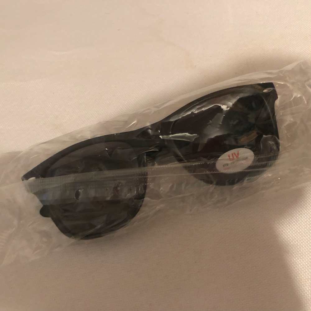🌴Michelin Promotions Sunglasses-  895 $20 or $15 w/offer